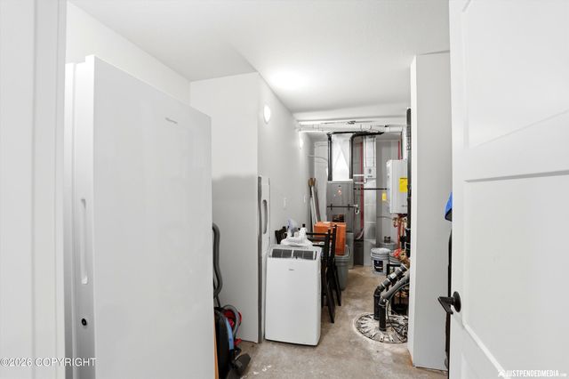 8862 Chalk Hill Loop, Anchorage, AK 99502