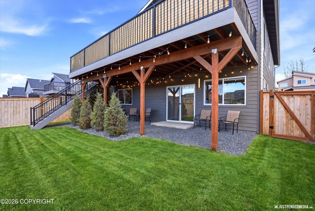 8862 Chalk Hill Loop, Anchorage, AK 99502