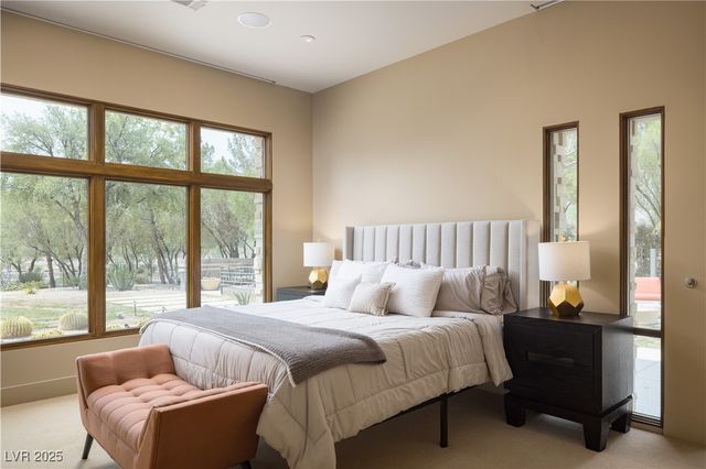 55 Skybird Court, Las Vegas, NV 89135