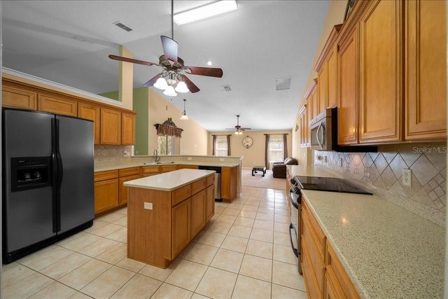 8479 SW 134TH AVENUE, Dunnellon, FL 34432