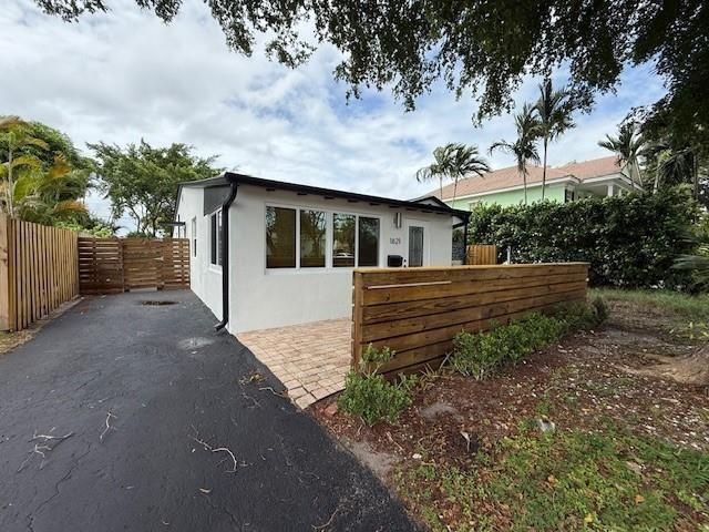 1621-1623 NE 16th Terrace NE, Fort Lauderdale, FL 33305
