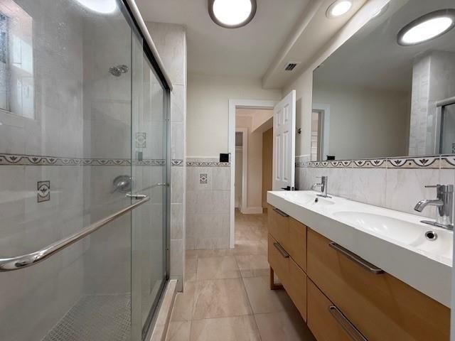 1621-1623 NE 16th Terrace NE, Fort Lauderdale, FL 33305
