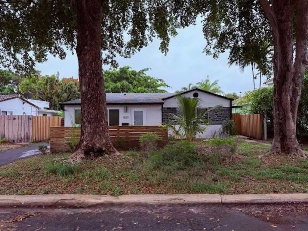 1621-1623 NE 16th Terrace NE, Fort Lauderdale, FL 33305