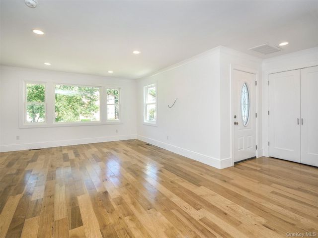 59A Hickory Road, Port Washington, NY 11050