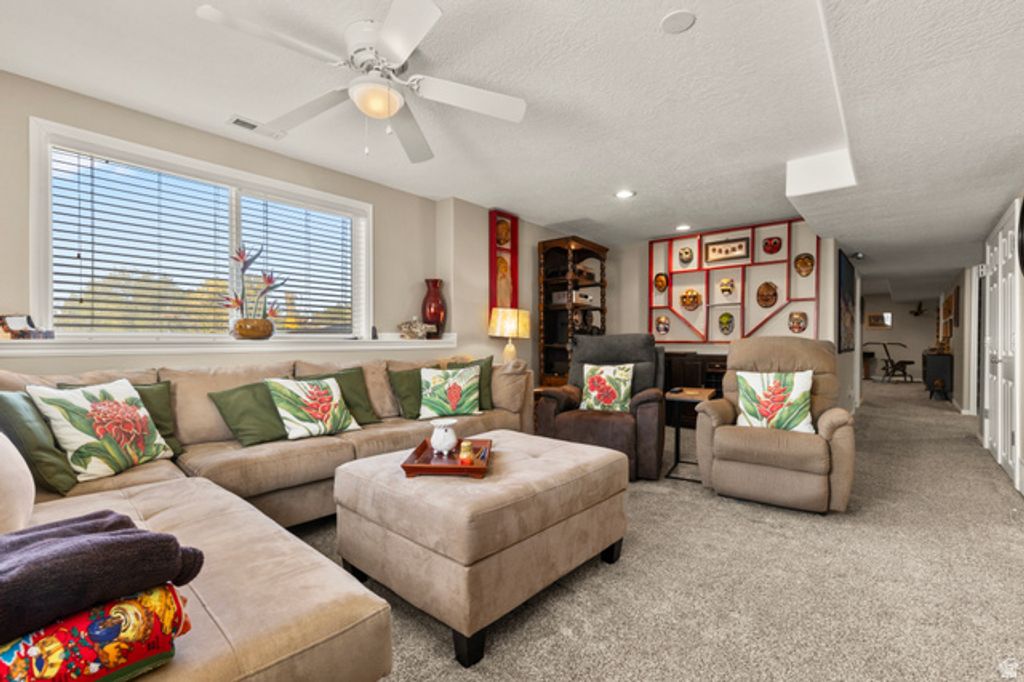 Image 15 of property listing at 2925 N 850 E, North Ogden, UT 84414