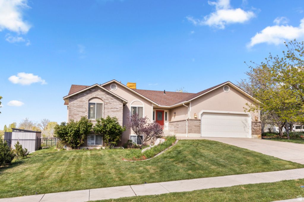 Image 3 of property listing at 2925 N 850 E, North Ogden, UT 84414