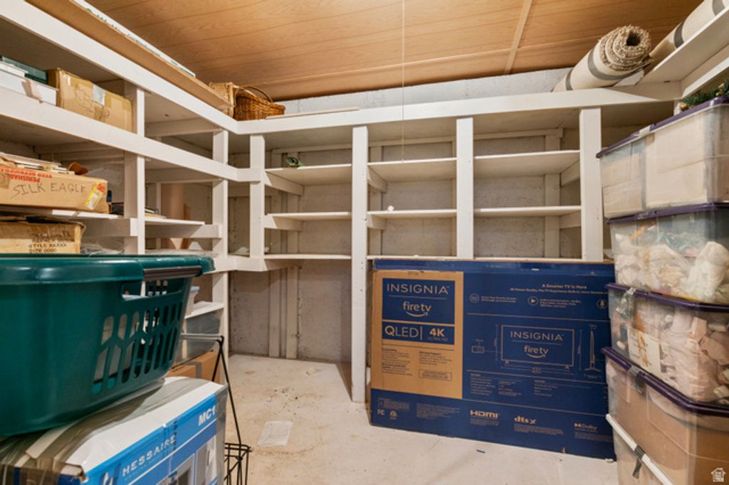 Image 31 of property listing at 2925 N 850 E, North Ogden, UT 84414