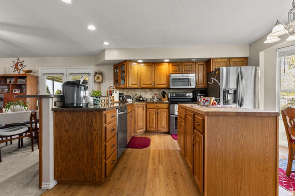 Image 8 of property listing at 2925 N 850 E, North Ogden, UT 84414