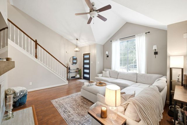 6 Hawkseye Place, The Woodlands, TX 77381