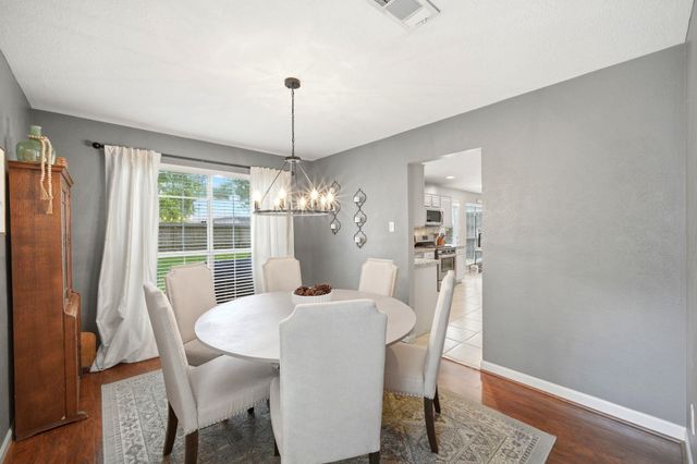6 Hawkseye Place, The Woodlands, TX 77381