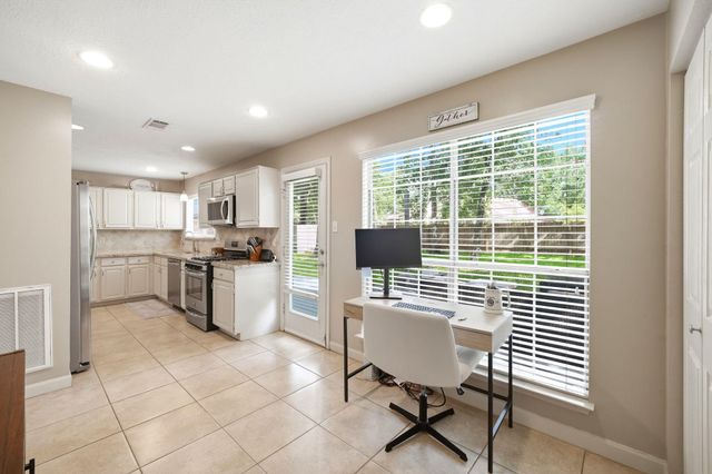 6 Hawkseye Place, The Woodlands, TX 77381