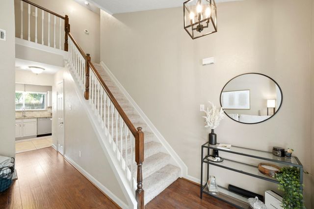 6 Hawkseye Place, The Woodlands, TX 77381