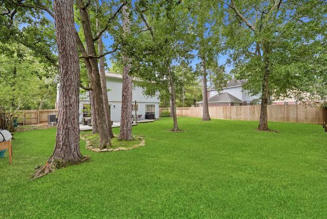 6 Hawkseye Place, The Woodlands, TX 77381