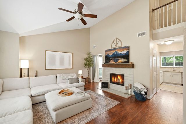 6 Hawkseye Place, The Woodlands, TX 77381
