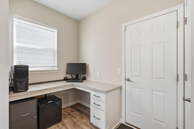5505 Annapolis Lane N, Plymouth, MN 55356