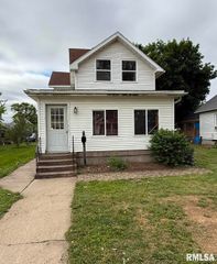 237 1ST Avenue, Clinton, IA 52732
