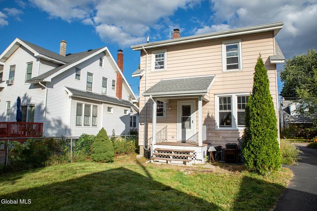 39 Lawnridge Avenue, Albany, NY 12208