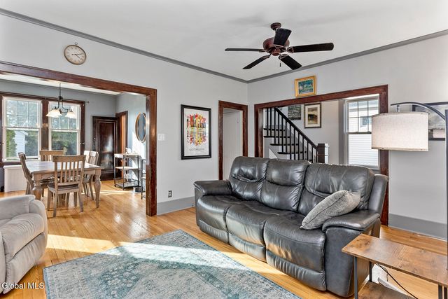 39 Lawnridge Avenue, Albany, NY 12208