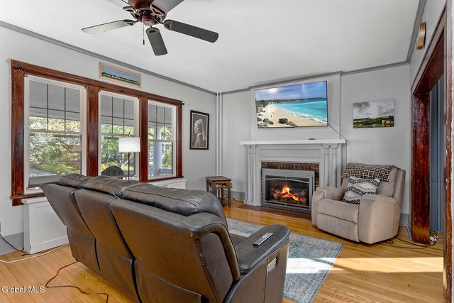 39 Lawnridge Avenue, Albany, NY 12208