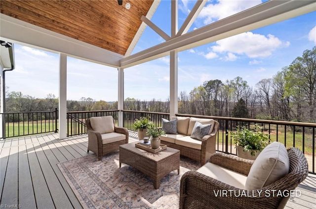 3973 Valley View Circle, Clemmons, NC 27012