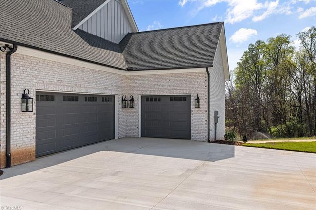 3973 Valley View Circle, Clemmons, NC 27012