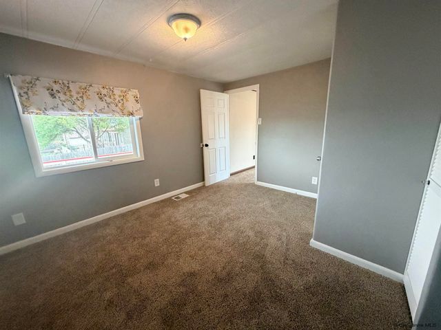 711 WALTERSCHEID BL, Cheyenne, WY 82007