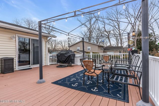 22 Princeton Drive, Jackson, NJ 08527