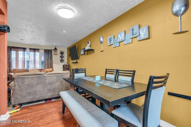 22 Princeton Drive, Jackson, NJ 08527