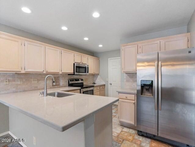 7705 W TONTO Drive, Glendale, AZ 85308