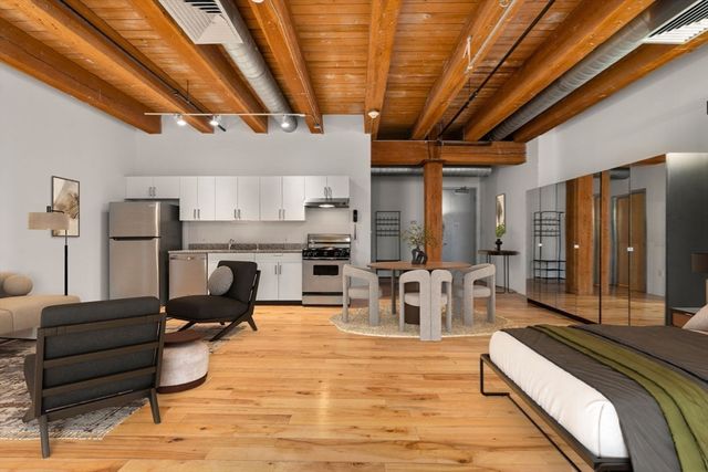 21 Wormwood St 323, Boston, MA 02210