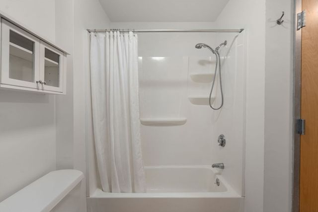 21 Wormwood St 323, Boston, MA 02210