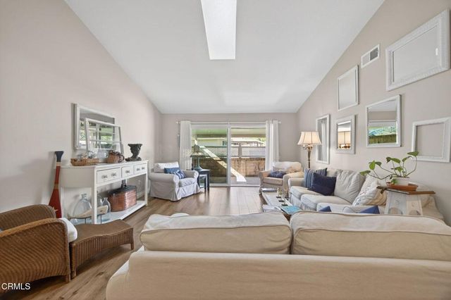 26102 Village 26, Camarillo, CA 93012