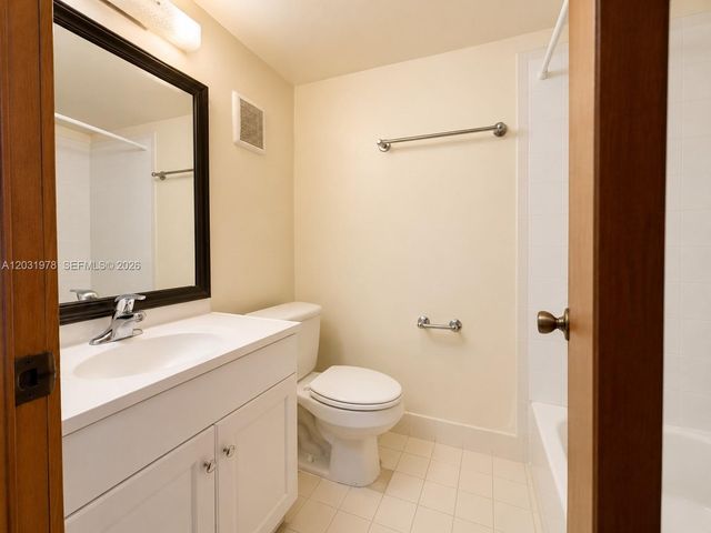 3719 Riverside Drive, Coral Springs, FL 33065