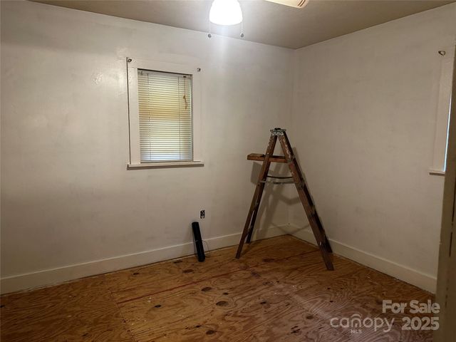 433 Deneen Road, Burnsville, NC 28714