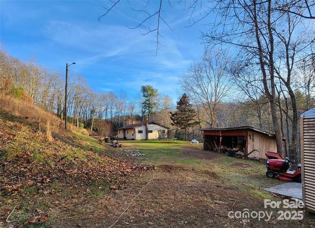 433 Deneen Road, Burnsville, NC 28714