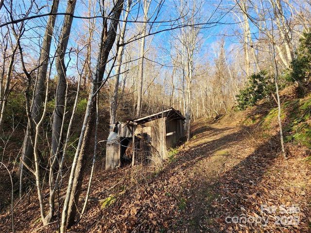 433 Deneen Road, Burnsville, NC 28714