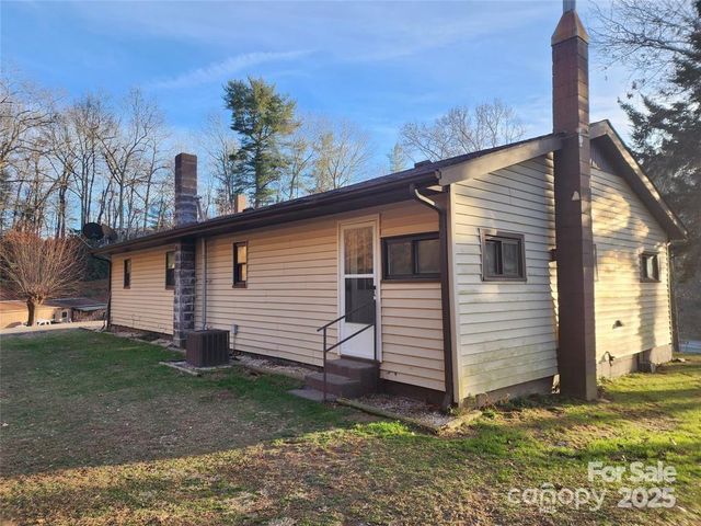 433 Deneen Road, Burnsville, NC 28714