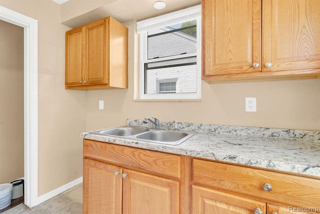 20033 Sorrento Street, Detroit, MI 48235