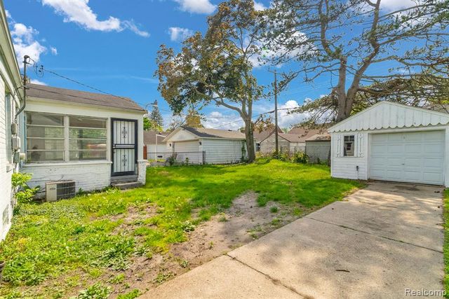 20033 Sorrento Street, Detroit, MI 48235