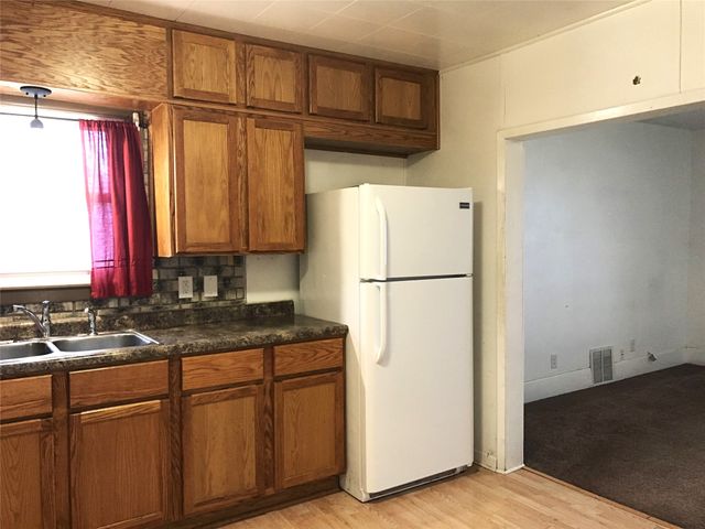 211 NE 3rd Street, Melcher Dallas, IA 50062