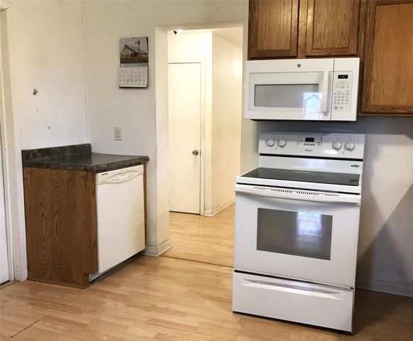 211 NE 3rd Street, Melcher Dallas, IA 50062