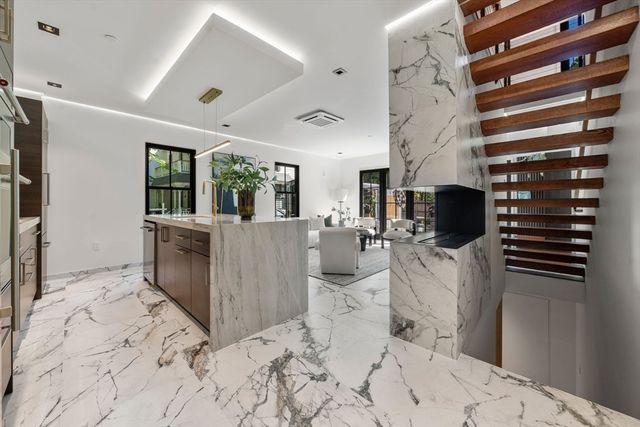 302 Elliot St. Carriage House N 3, Newton, MA 02464