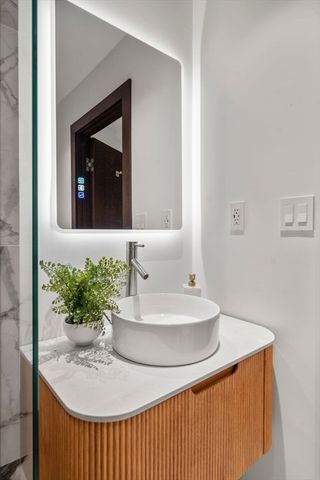 302 Elliot St. Carriage House N 3, Newton, MA 02464