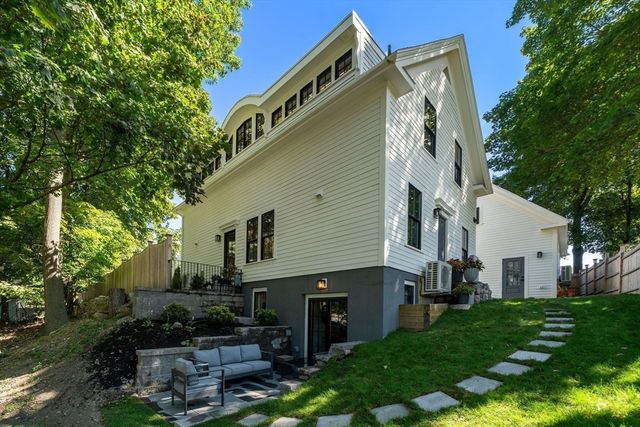 302 Elliot St. Carriage House N 3, Newton, MA 02464