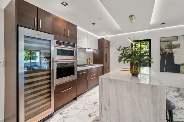 302 Elliot St. Carriage House N 3, Newton, MA 02464