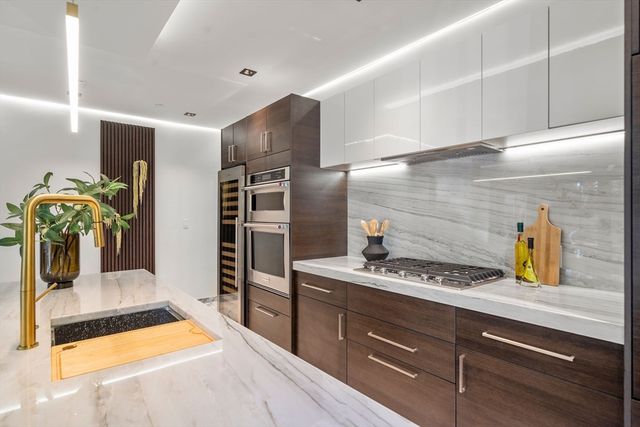 302 Elliot St. Carriage House N 3, Newton, MA 02464