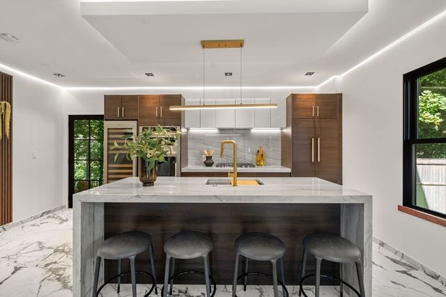 302 Elliot St. Carriage House N 3, Newton, MA 02464