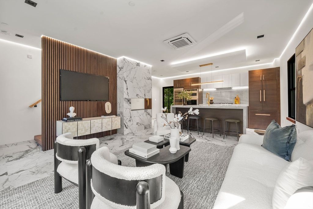 302 Elliot St. Carriage House N 3, Newton, MA 02464