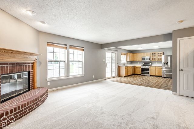 6809 W Dover Place, Mccordsville, IN 46055