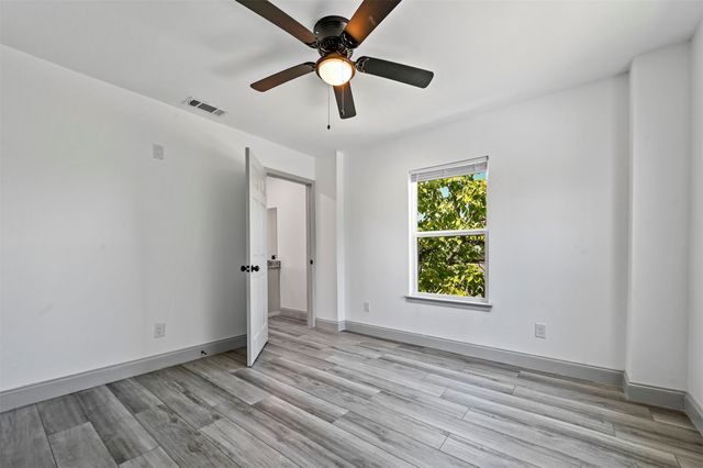 158 Lakeshore Drive, Runaway Bay, TX 76426